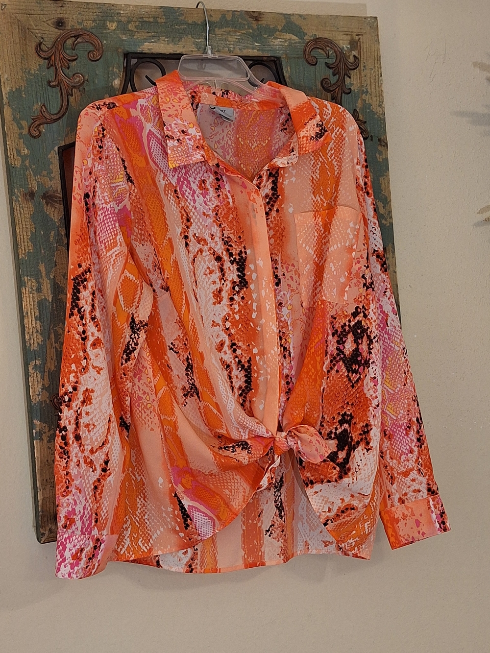 Worthington Orange & Pink Printed Tie-Front Button Down Shirt. Size 1X